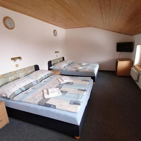 Ranc Pod Rejvizem Hotel Zlaté Hory Exterior foto